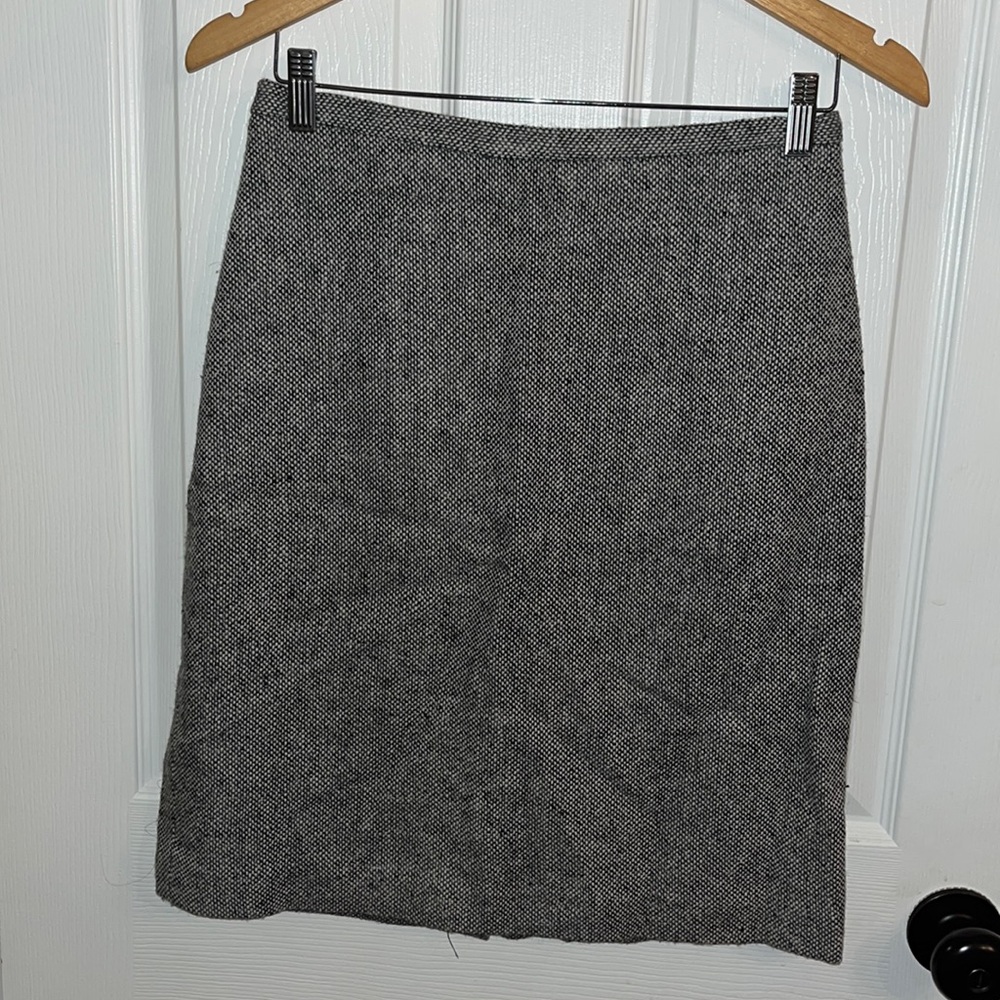 Women’s Wool Gray Skirt 8